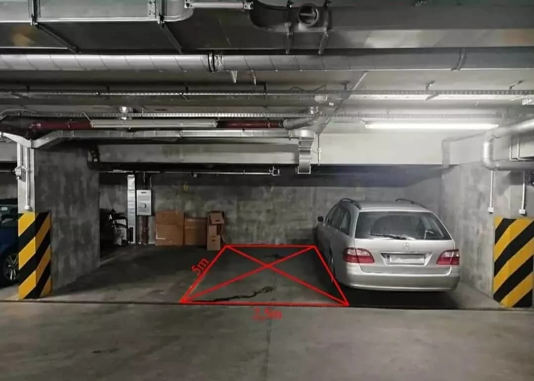 Ile kosztuje wynajem miejsca parkingowego w Warszawie? Ceny zaskakują