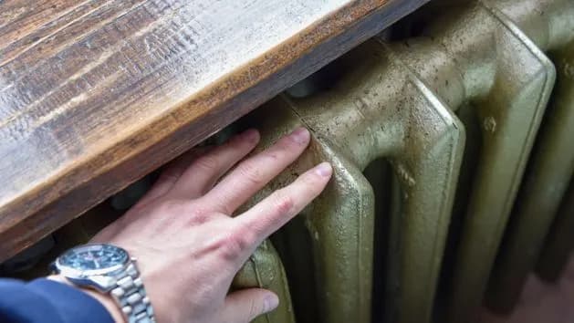 Kto odpowiada za kaloryfery w bloku? Ważne informacje dla mieszkańców