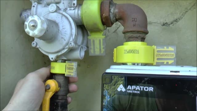 Gdzie licznik gazu w bloku? Odkryj, jak go łatwo znaleźć