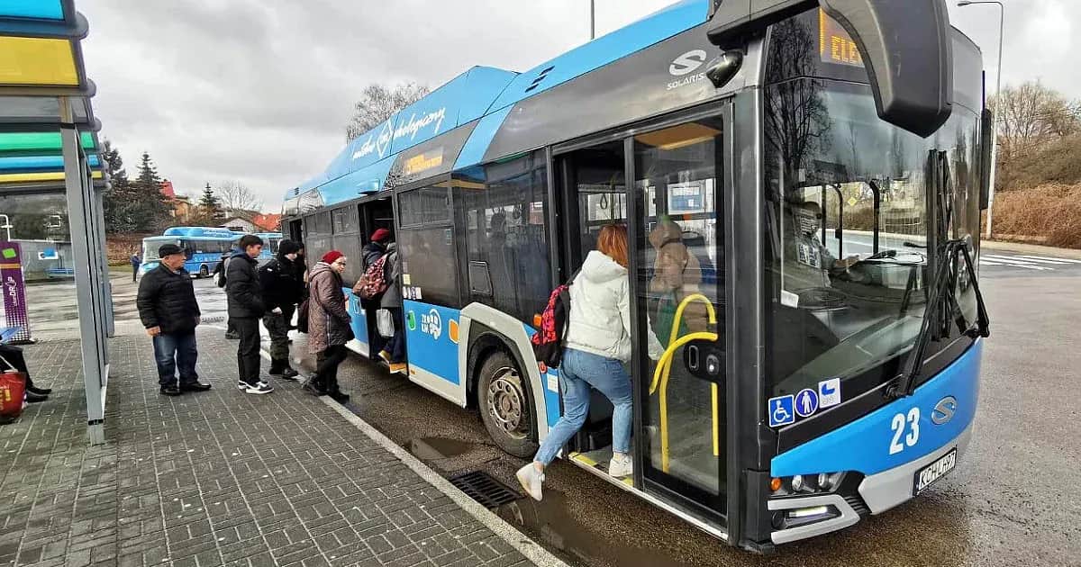 Jak dojechać do osiedla szkolnego w Krakowie - proste trasy komunikacji