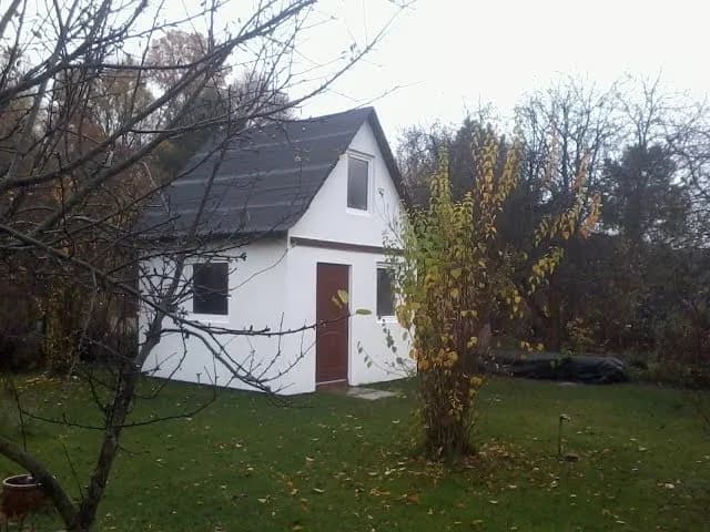 Jak pomalować domek murowany na działce - uniknij najczęstszych błędów