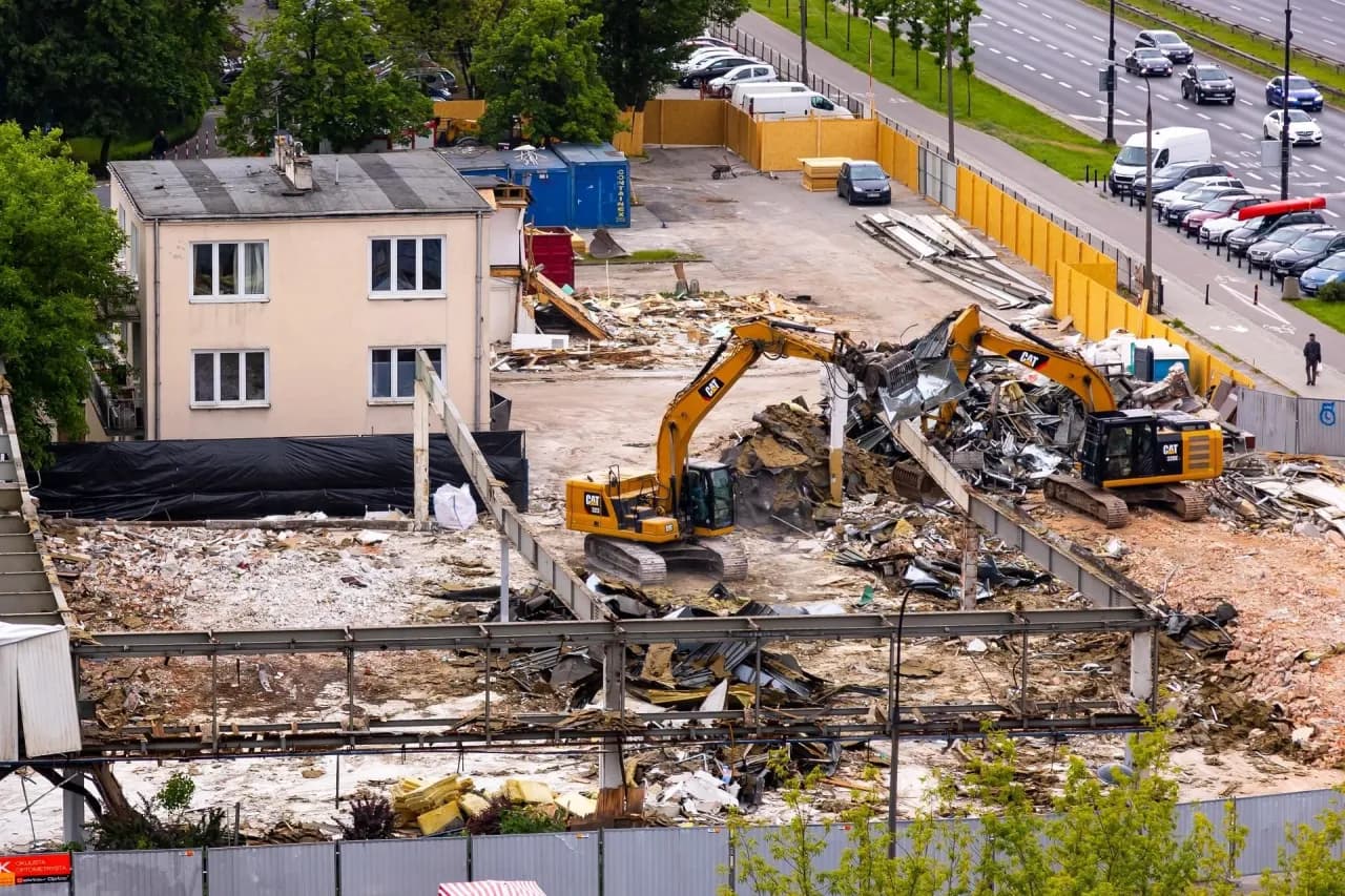 Jak napisać plan rozbiórki budynku, aby uniknąć kosztownych błędów