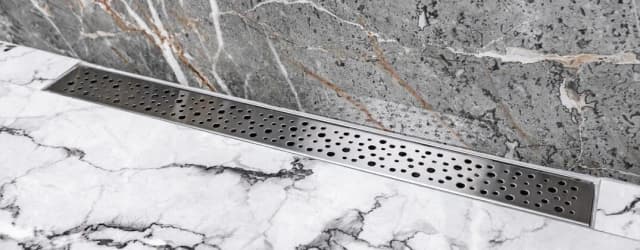 Jak zrobić odpływ liniowy w bloku - uniknij kosztownych błędów