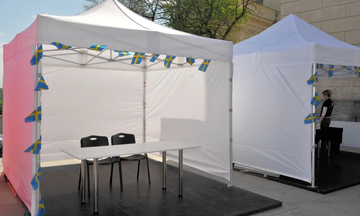 Ile kosztuje wynajem namiotu na komunie? Zaskakujące ceny i opcje