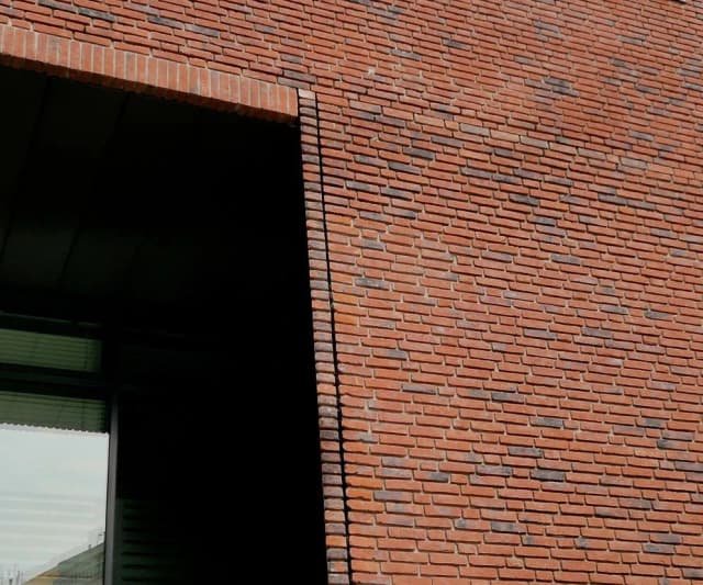 Dylatacja budynku co ile metrów? Oto kluczowe zasady i wskazówki